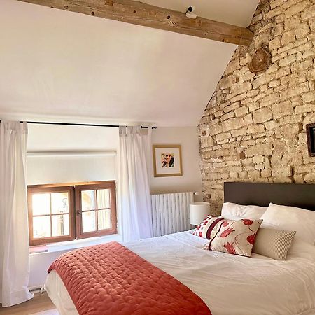 Bed and Breakfast La Cour des Délices à Gigny  Extérieur photo